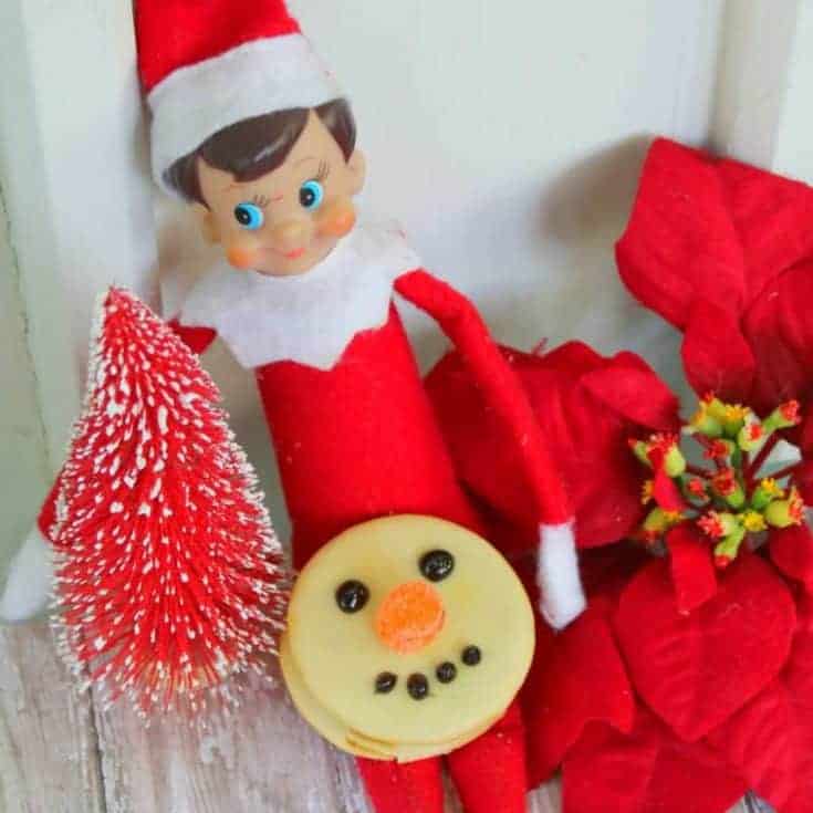 Image for Elf on the Shelf Makes a Snowman Moon Pie