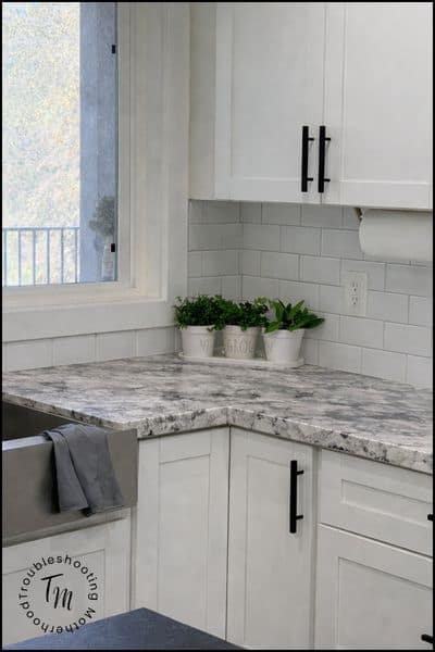 IMAGE OF CLEAN KITCHEN. how to reset your house in one day simple cleaning plan for overwhelmed moms
